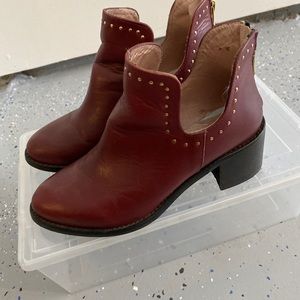 Urban outfitters ankle boots size 6